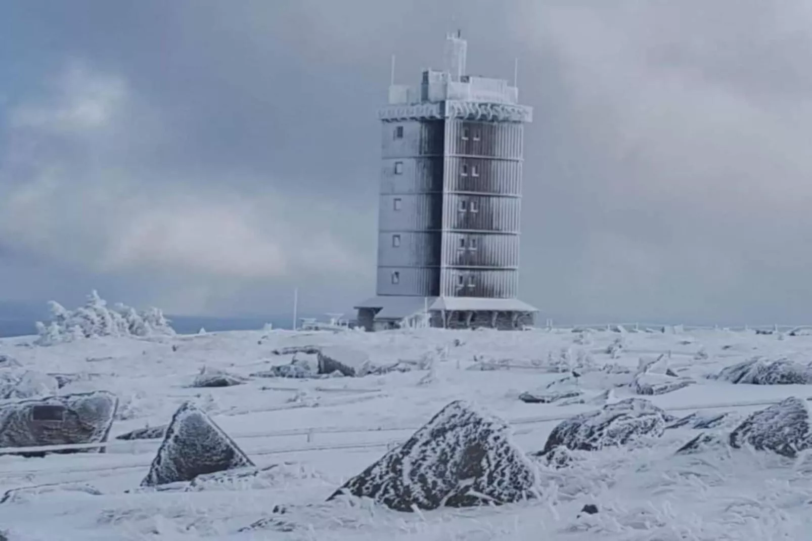 Mompels-Area within 5km in winter