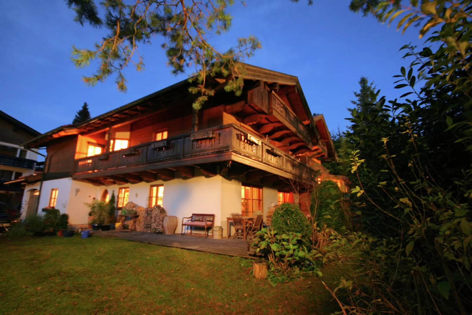 Monika-Außenbereich Sommer