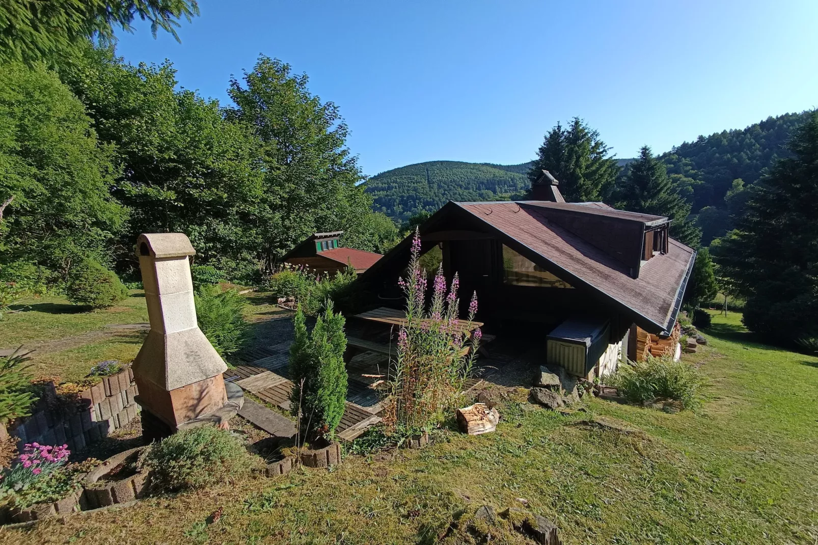 Am Hermannsberg-Exterior in summer