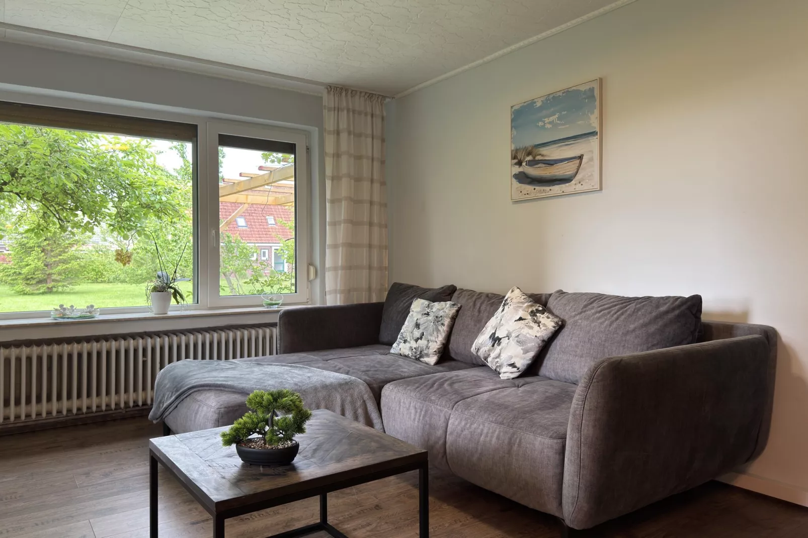 Ferienhaus mit großem Grundstück in Friederikensiel-Salon