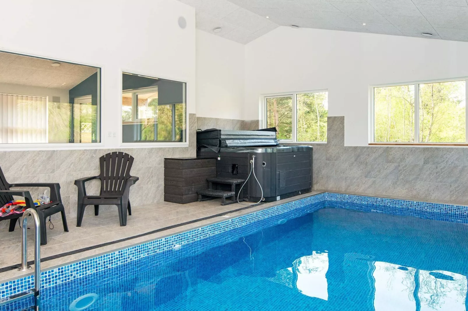 Luxury Retreat with Pool - By Traum Ferienwohnungen-Indoor
