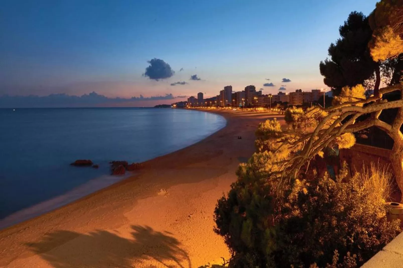 La Roca-Areas within 20km in summer
