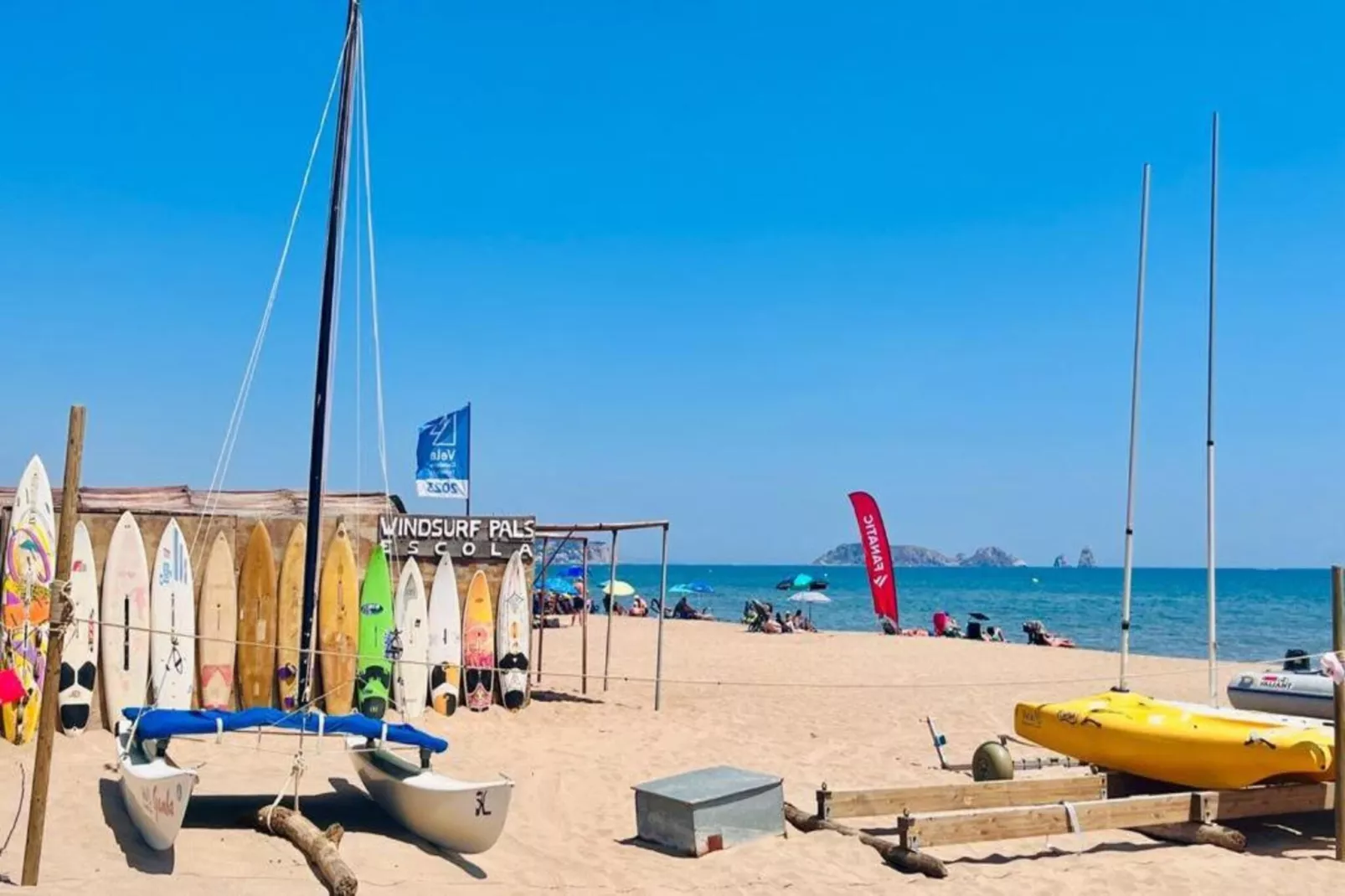 Les Oliveres 32-Areas within 20km in summer