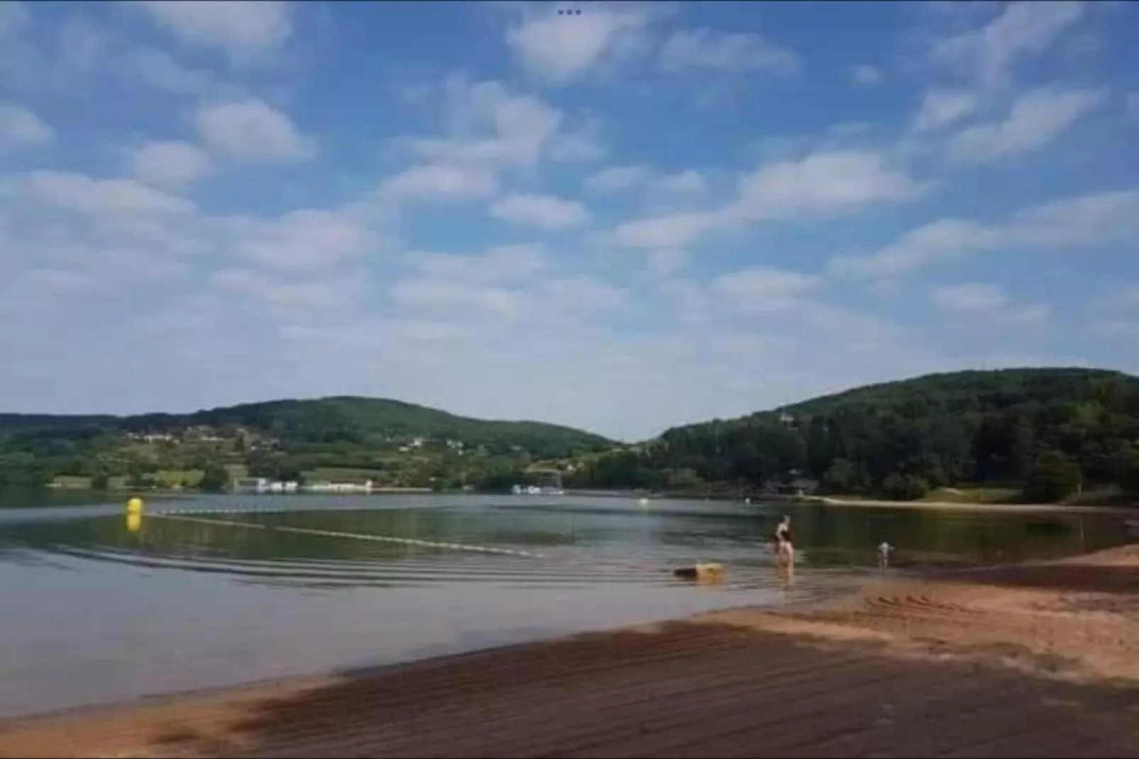 Les Deux Cabanons-Areas within 20km in summer