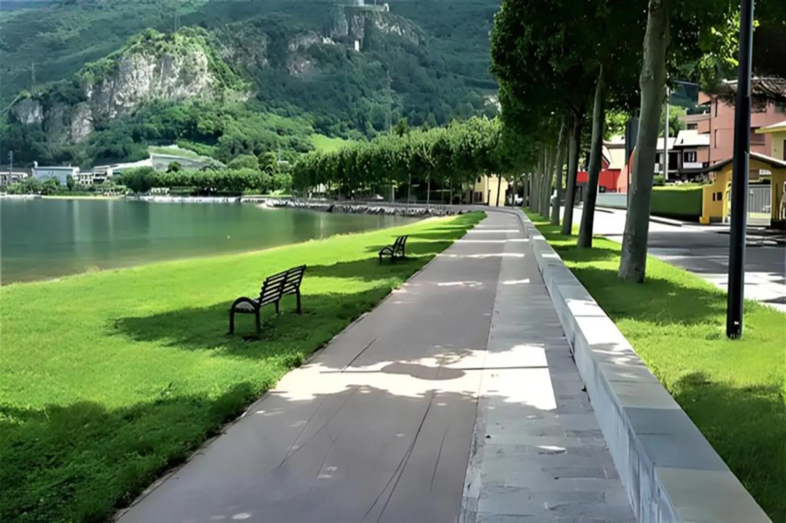 Camelle-Areas within 20km in summer