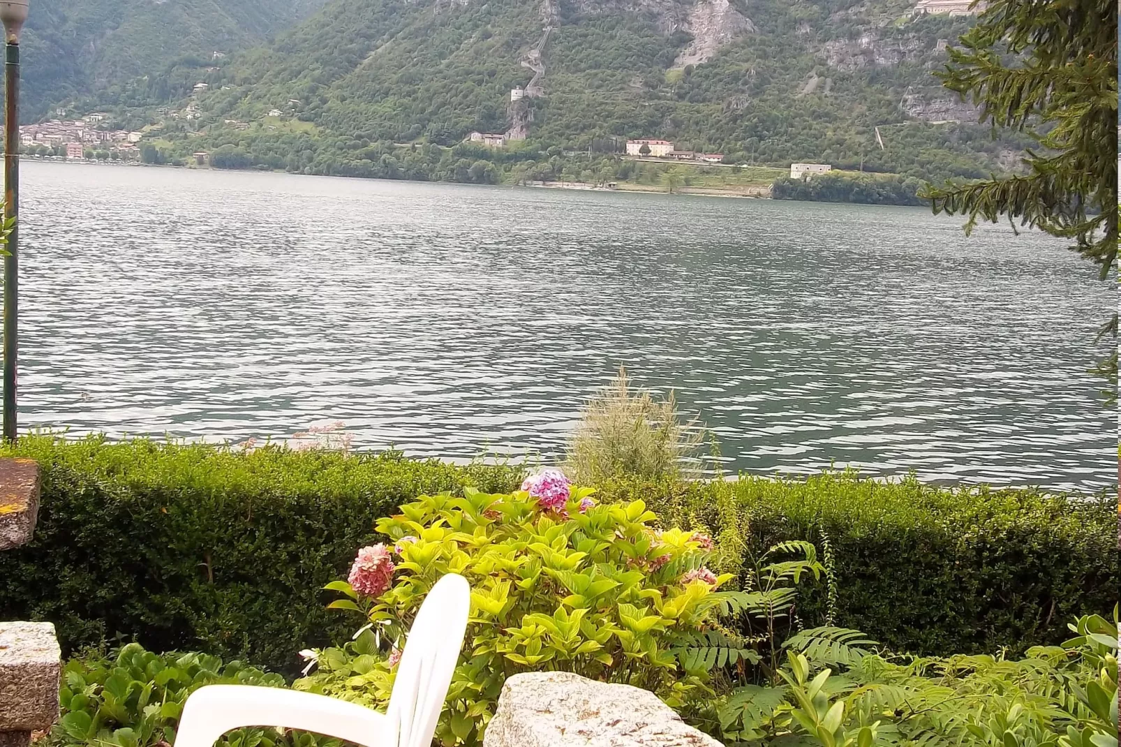 Fienile Regoli Quattro-Gardens in summer