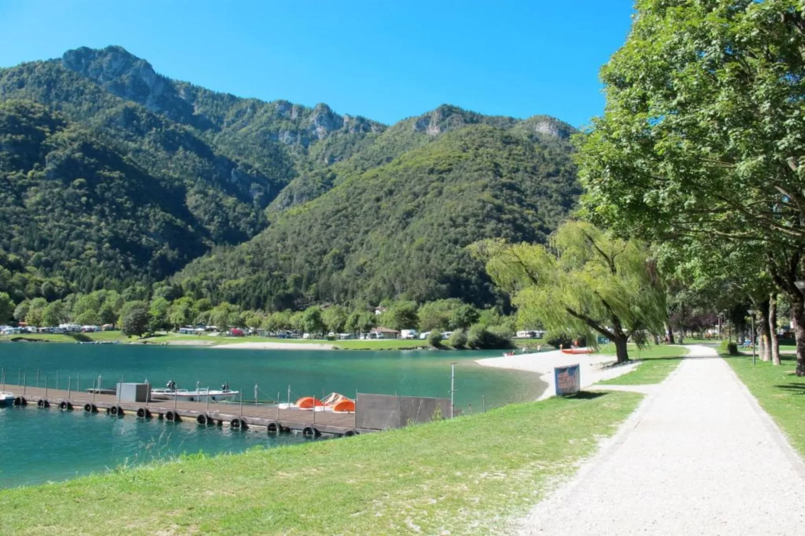 Dromae-Areas within 1km in summer