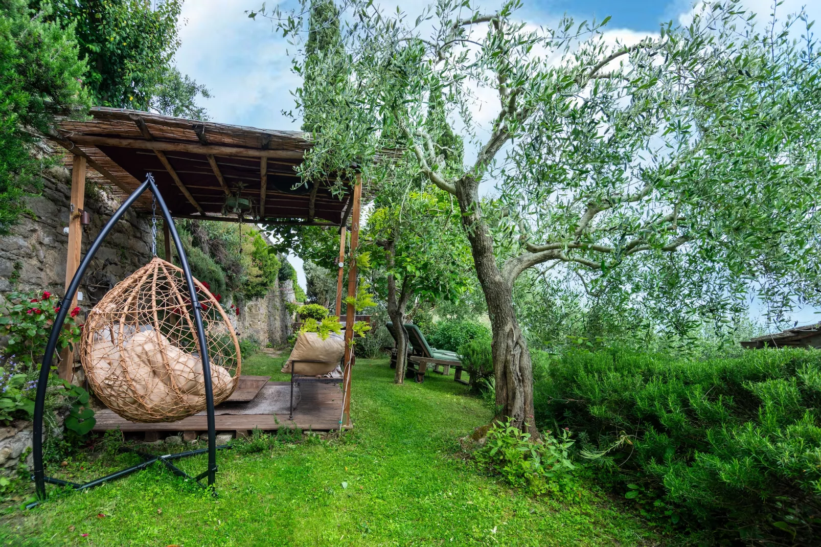 Villa Nigra-Gardens in summer