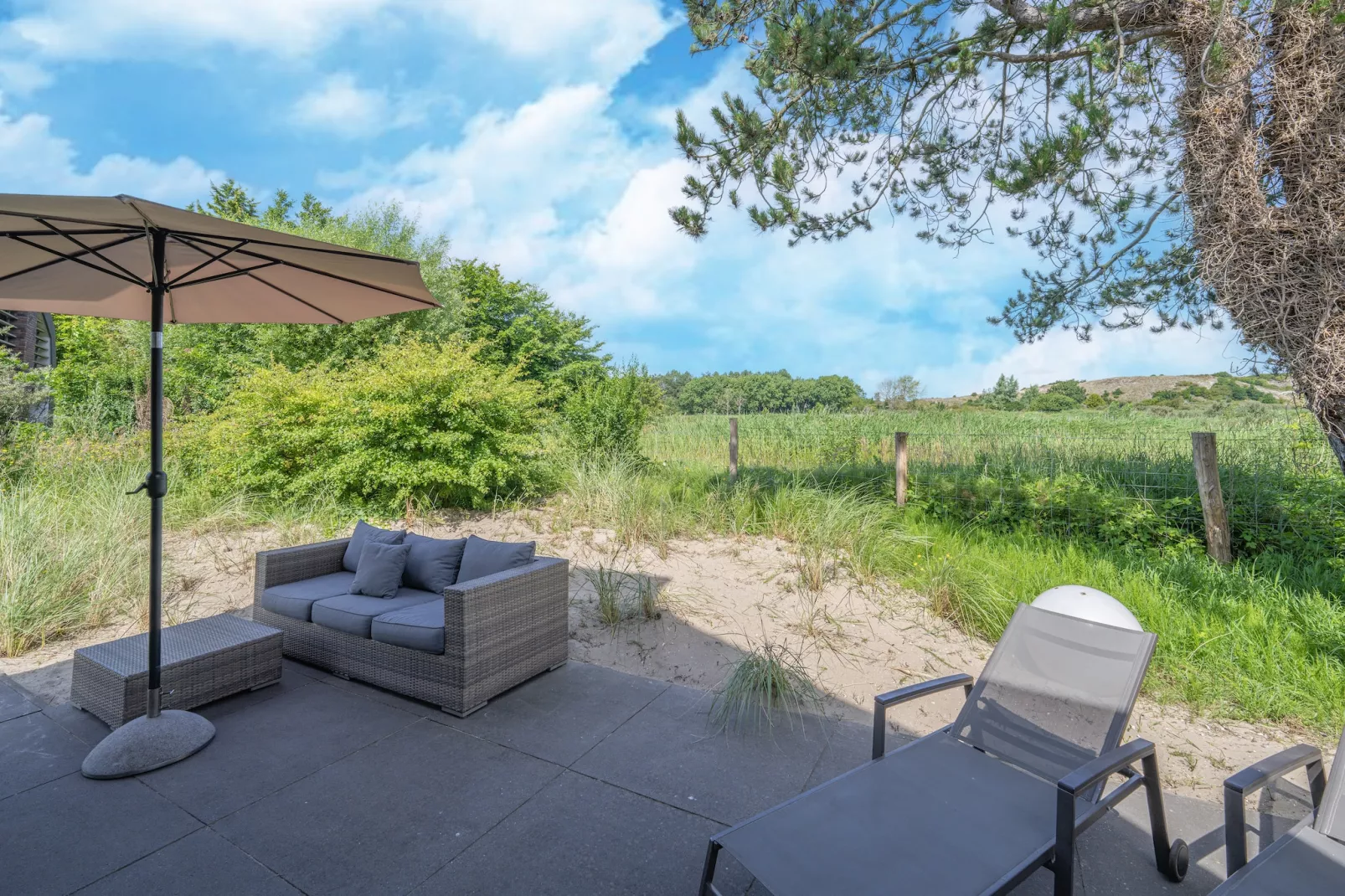 Duinvilla aan het Meer-Terrace balcony