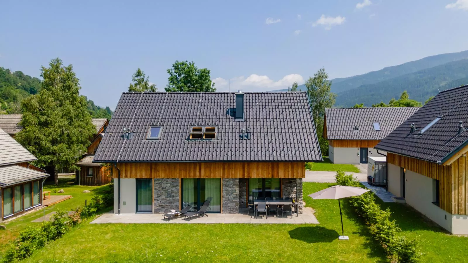 Mountain Chalet Alpinchique-Außenbereich Sommer