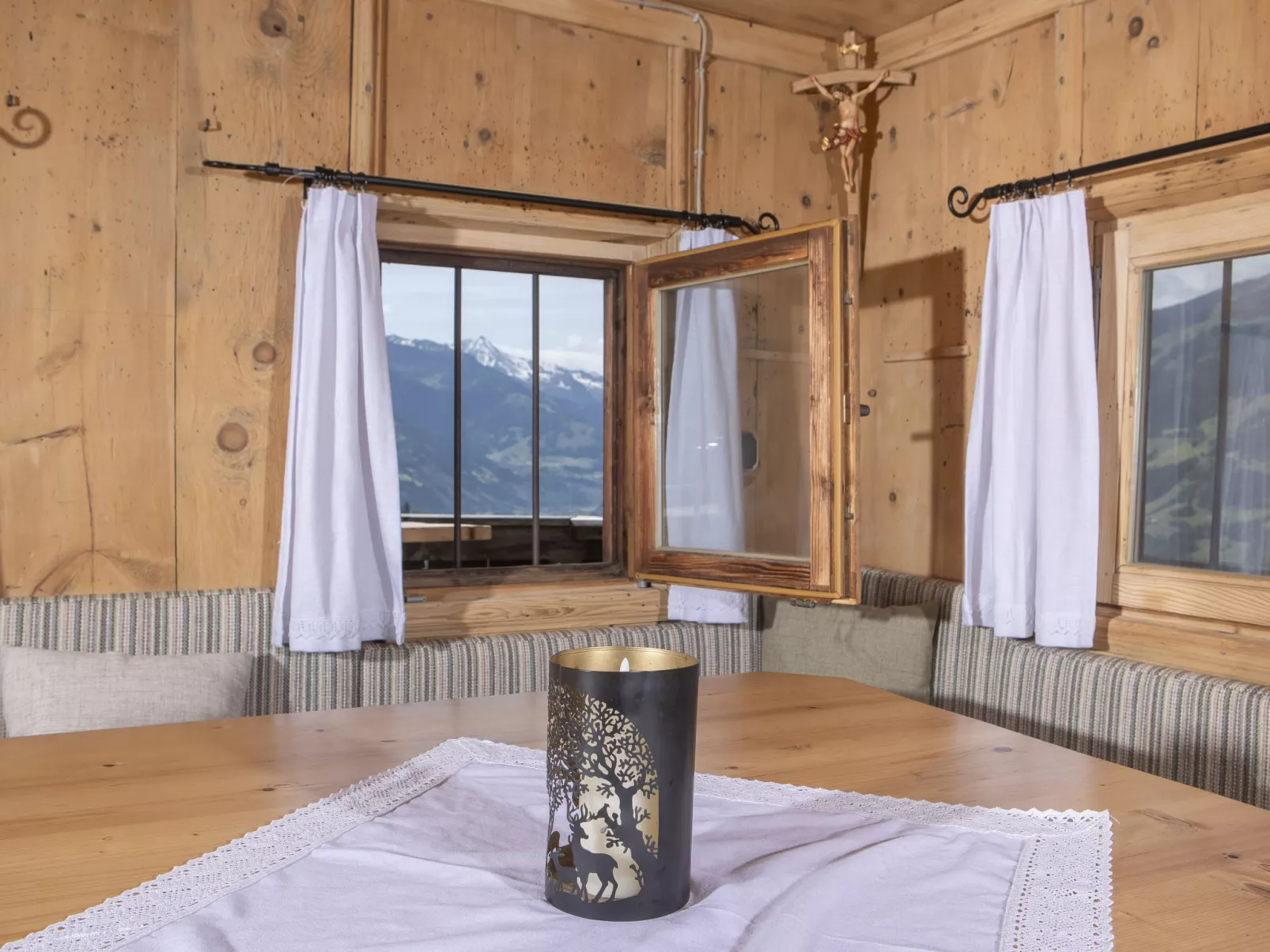 Hochzillertalblick-Drinnen