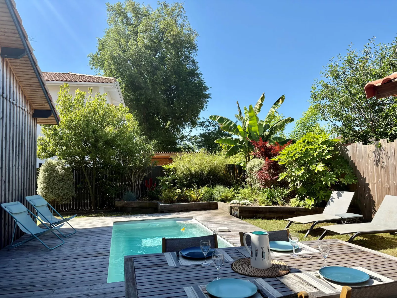 La Belle Testerine-Outside