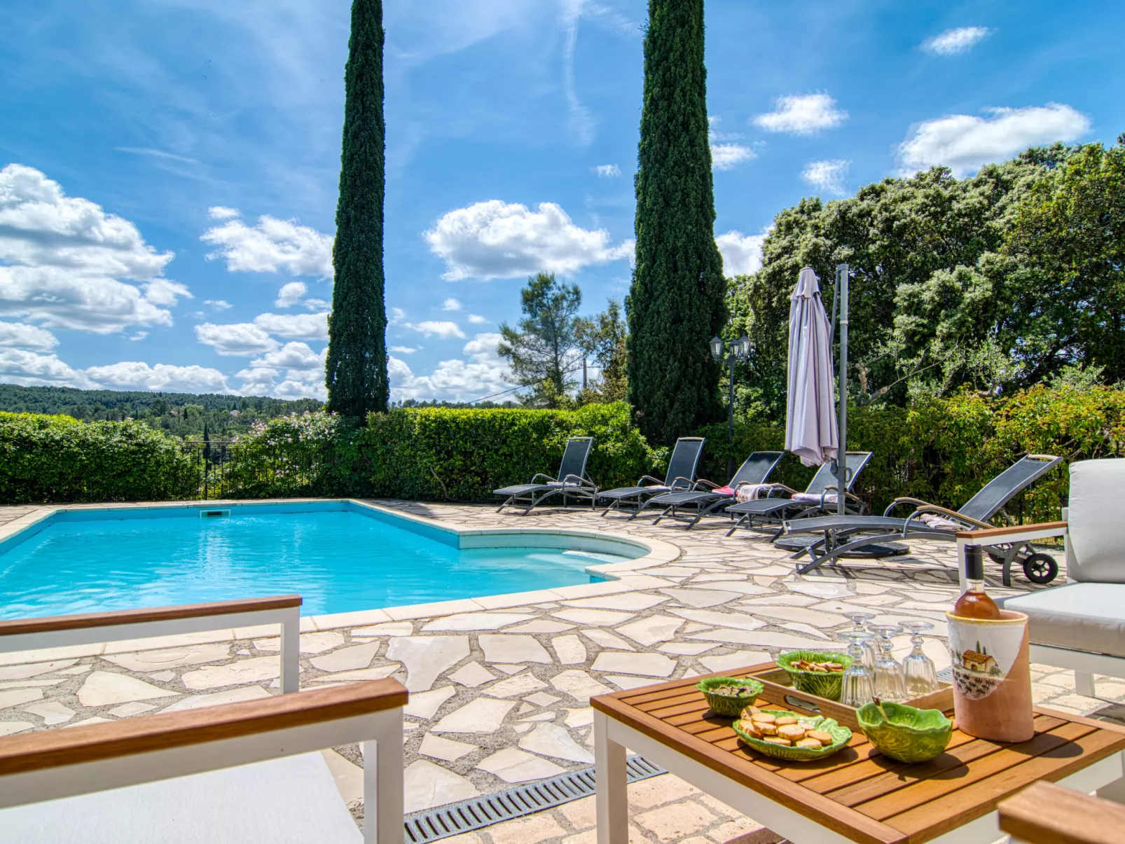 Le Clos des Oliviers-Outside