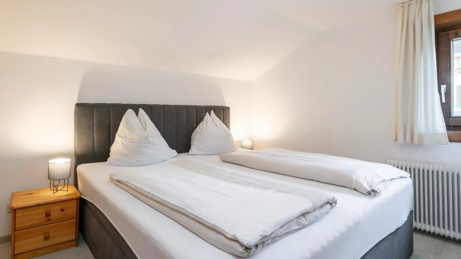 Rettenstein und Gaisbergblick-Schlafzimmer