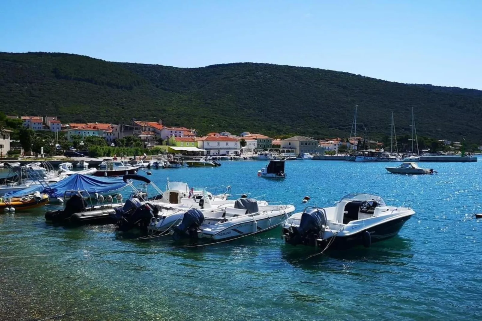 Villa St Martin-Reef-Areas within 1km in summer