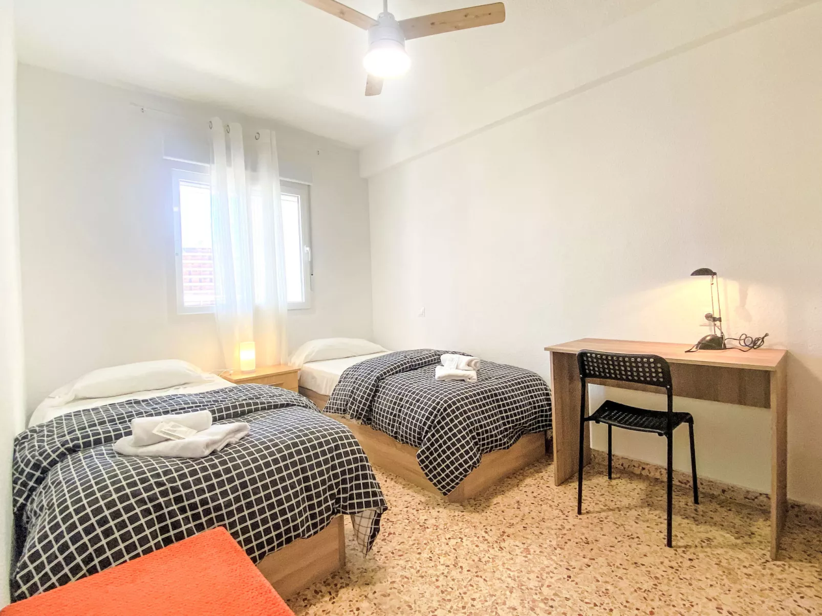 Amsterdam Playa Levante-Inside