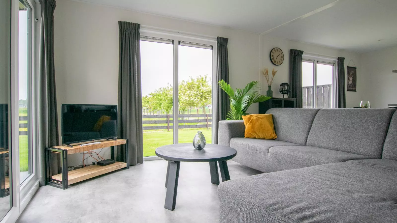 De Zwaluw-Living room