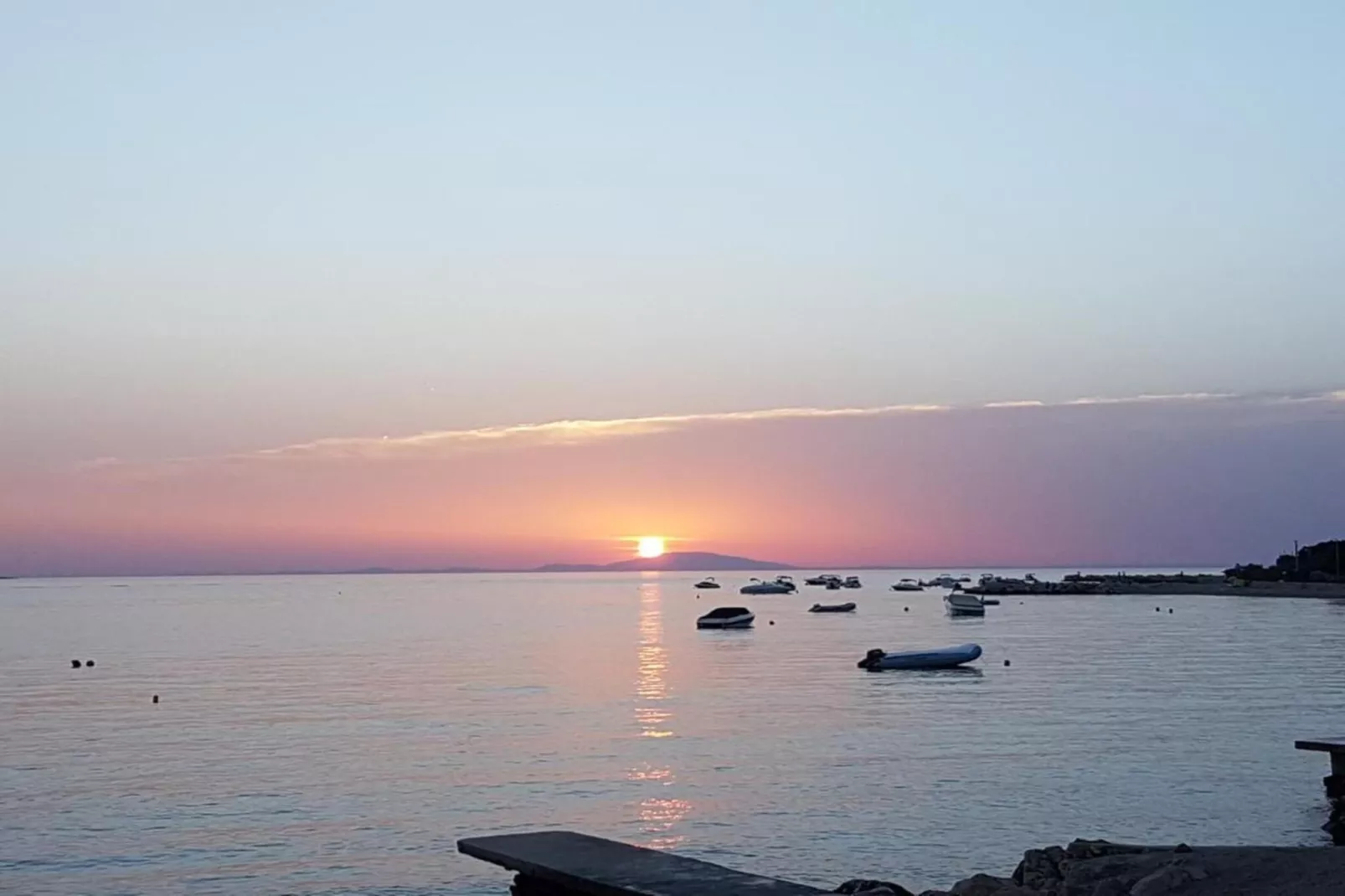 Dalmacija 5-Areas within 20km in summer