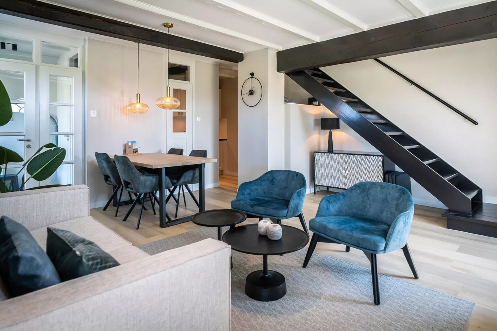 App Hoeve Holland T4 - Living room