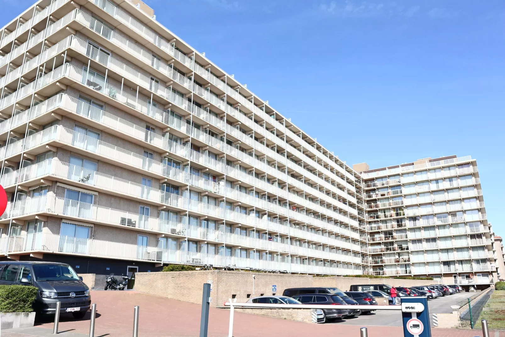 SANTHOOFT B/1002-Exterior in summer