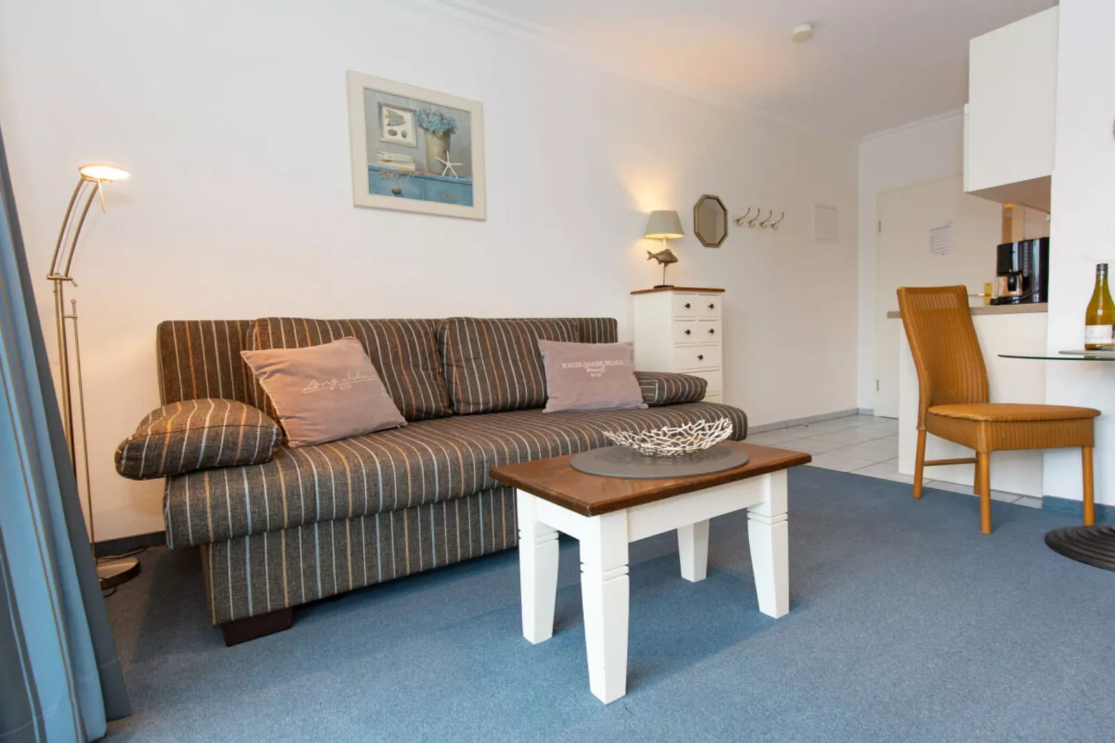 393585-Living room