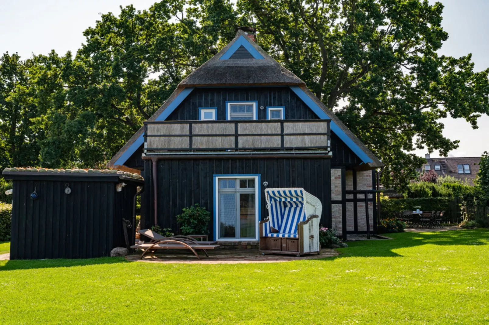 229044-Exterior summer