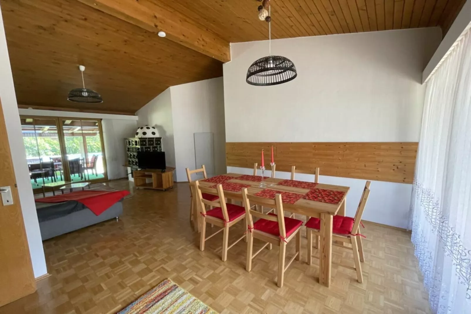 480011-Dining room