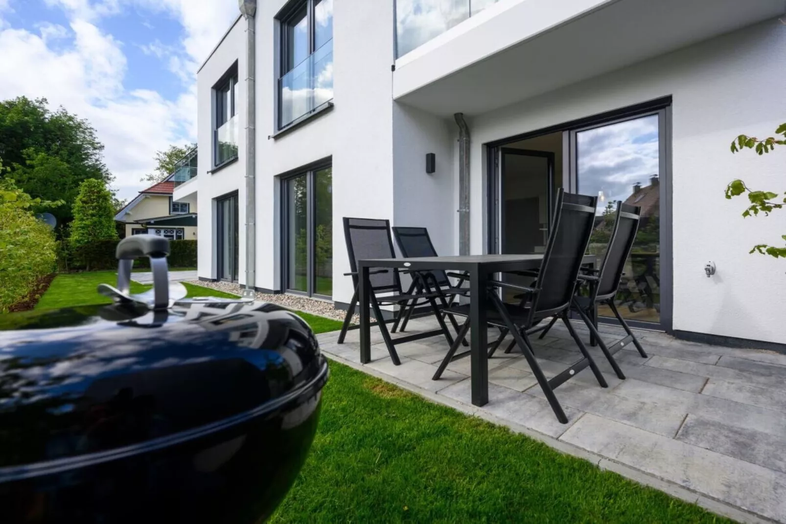 453212-Terrace balcony