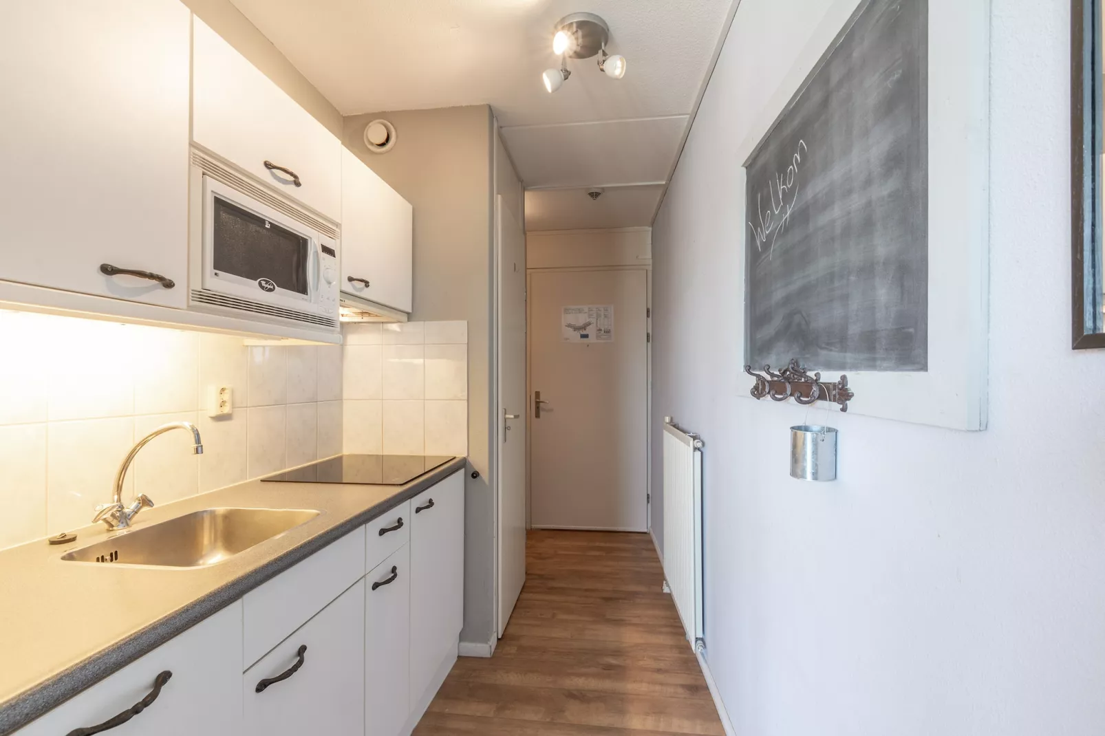 Strandslag 193-Kitchen