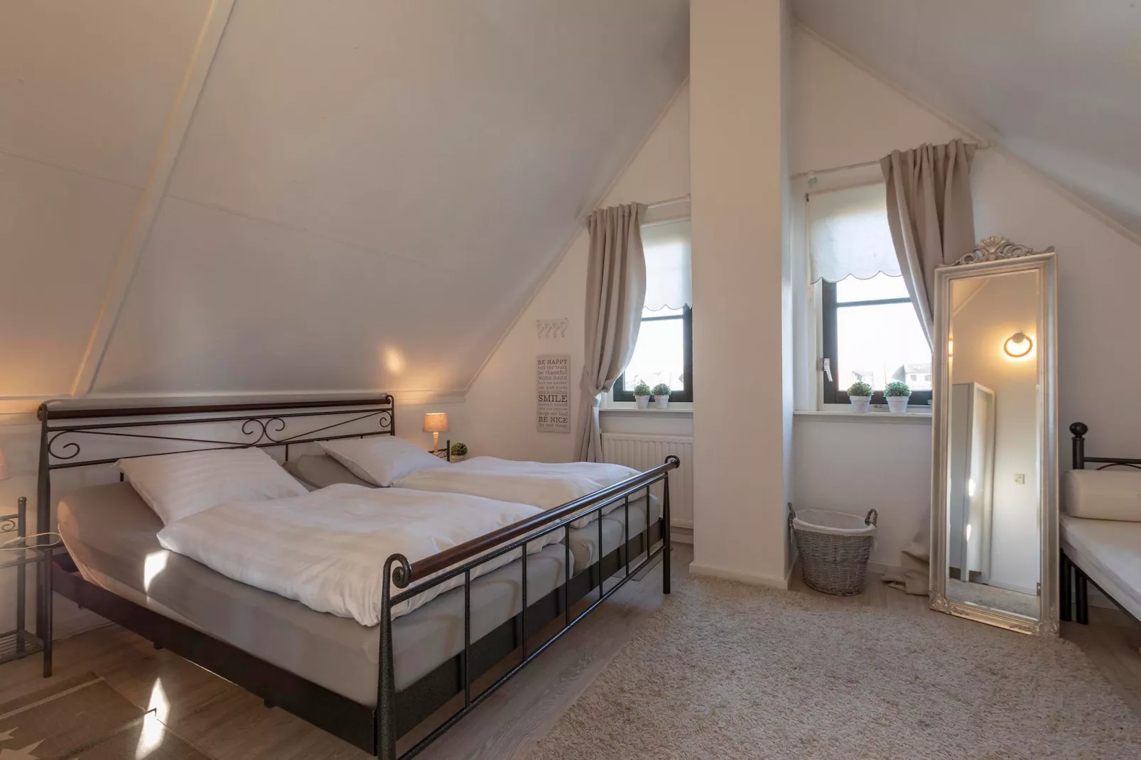 De Buitenplaats 37-Bedroom