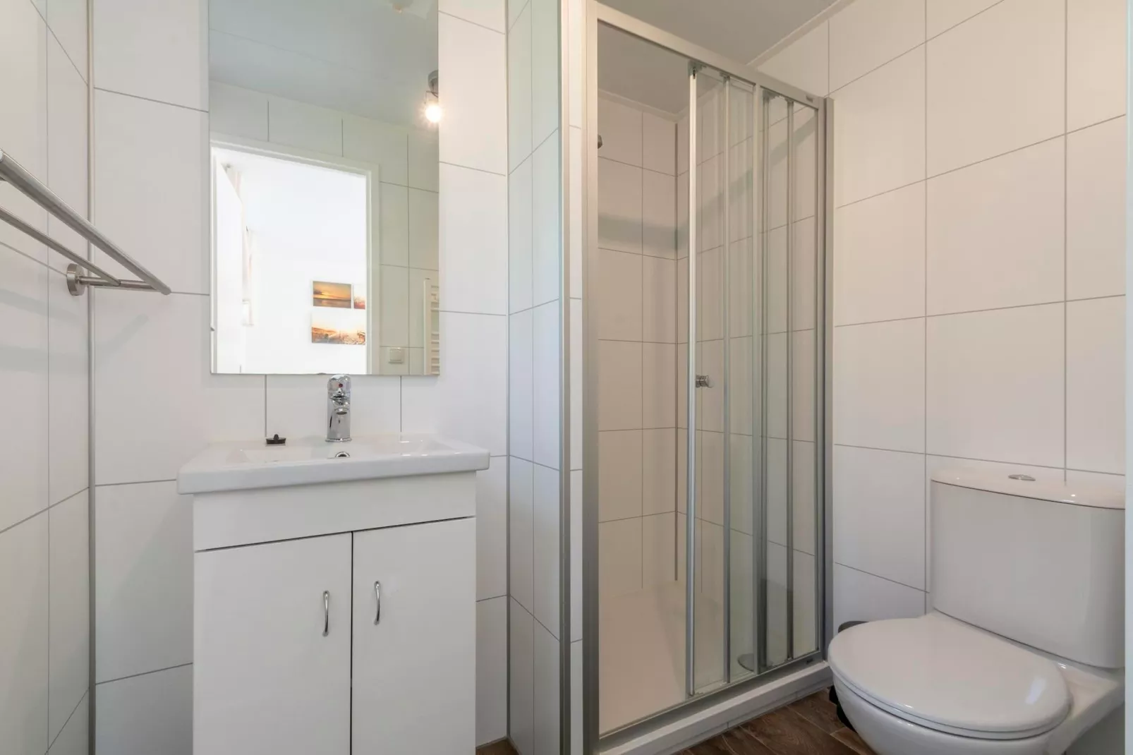 Beach Studio Campanula-Bathroom