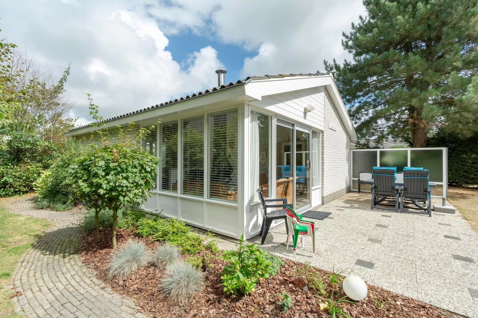 Hofstee 18-Exterior in summer