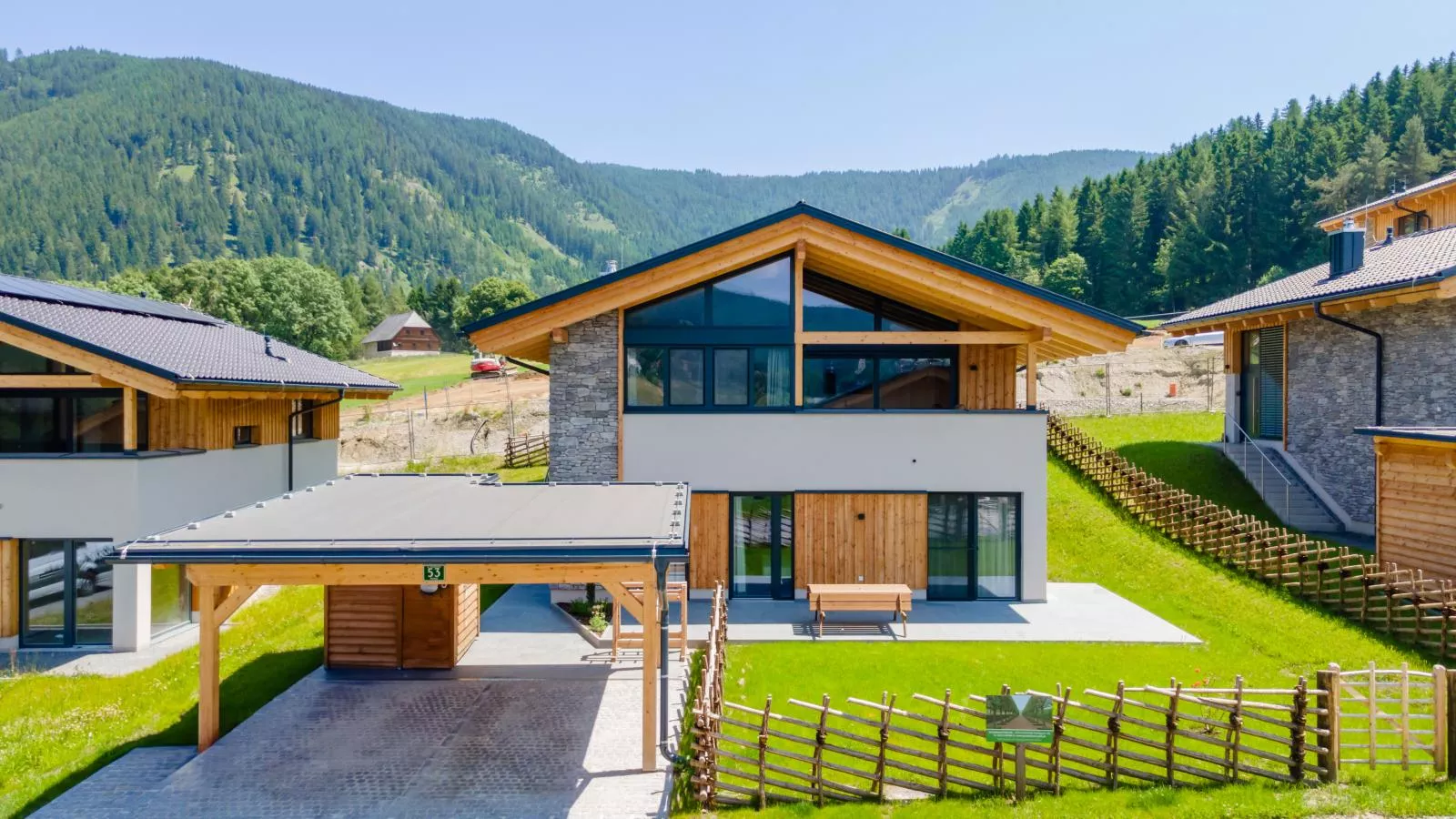 Grebenzen Lodge 53-Exterior in summer