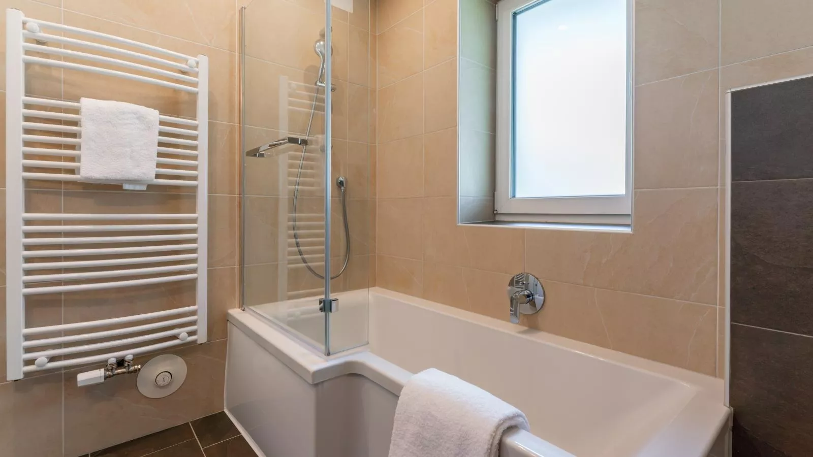 Verena-Bathroom