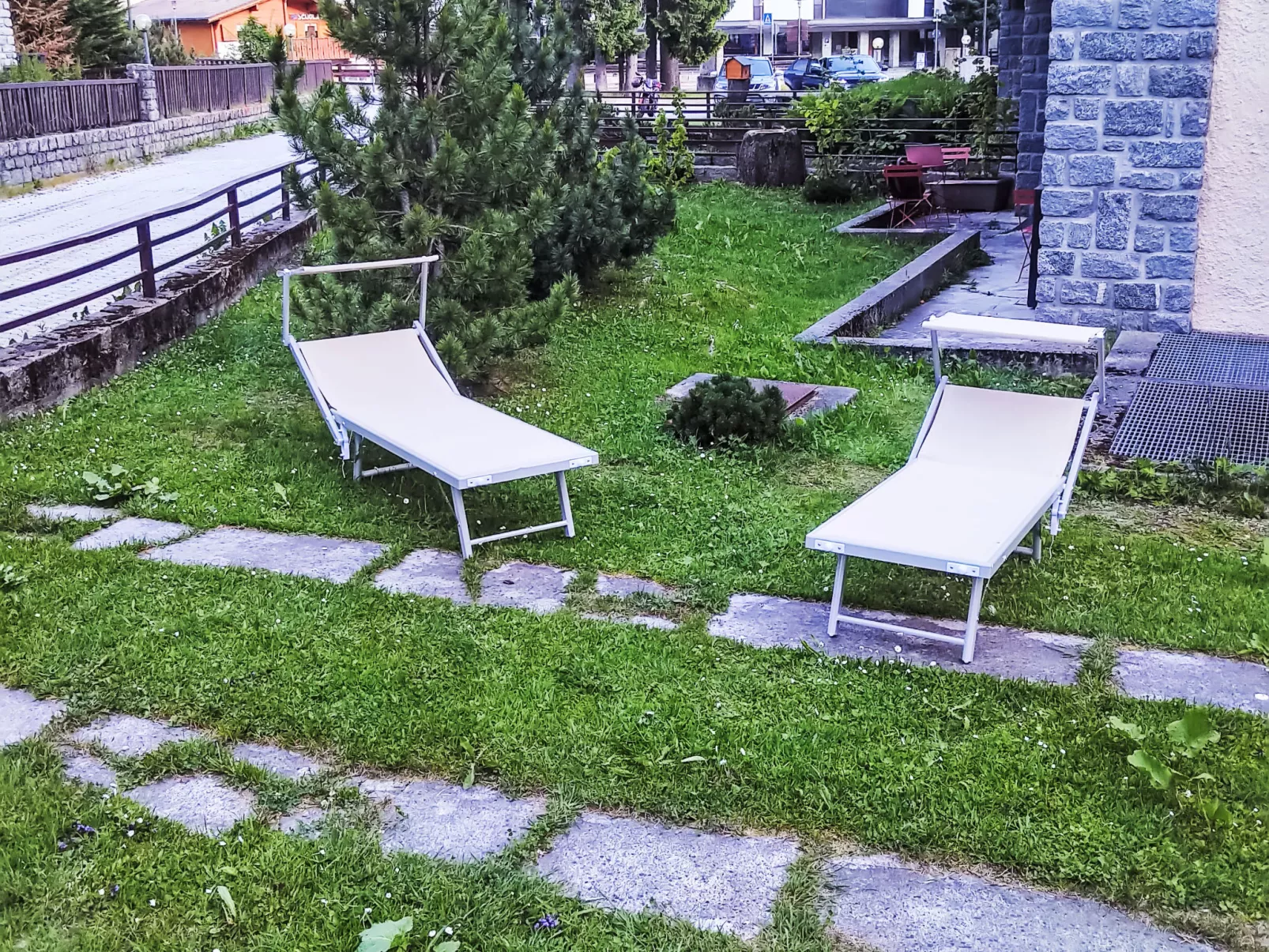Tigli-Outside