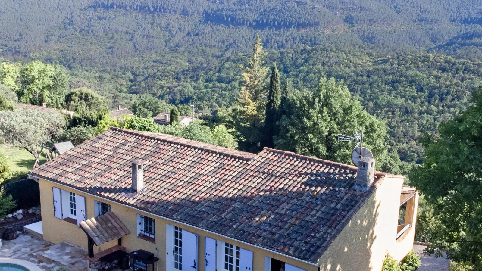 Le Rayol-Exterior in summer