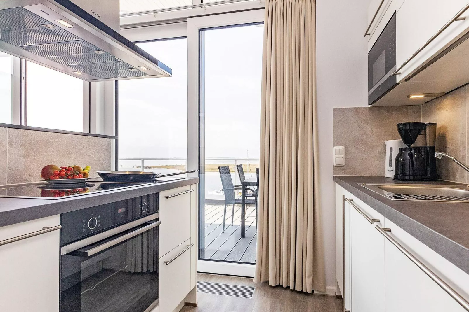 Harbour view apartment in Wendtorf-Indoor