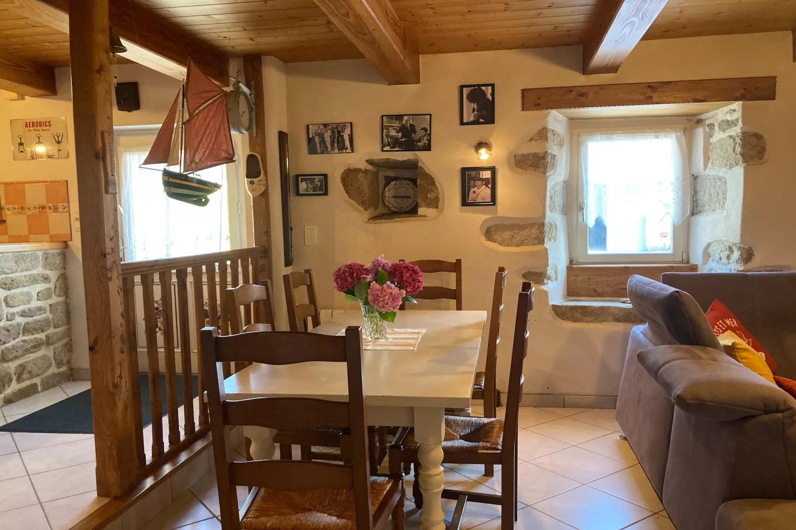 Jolie maison proche de la mer-Dining room