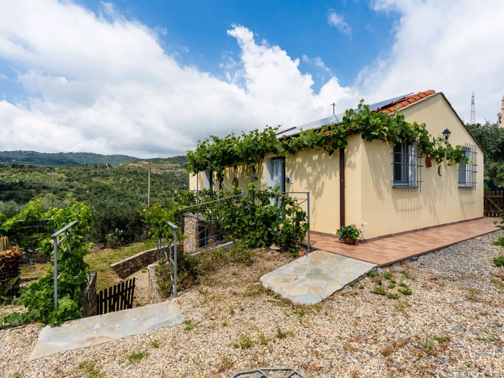 Olive Lodge-Draußen