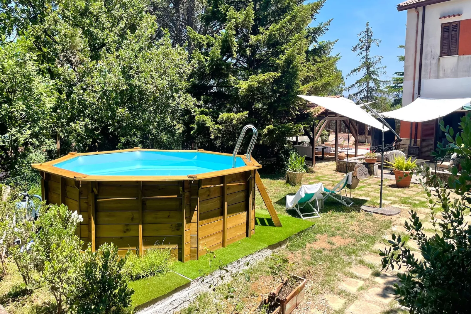 Villa Castelbuono-Schwimmbad