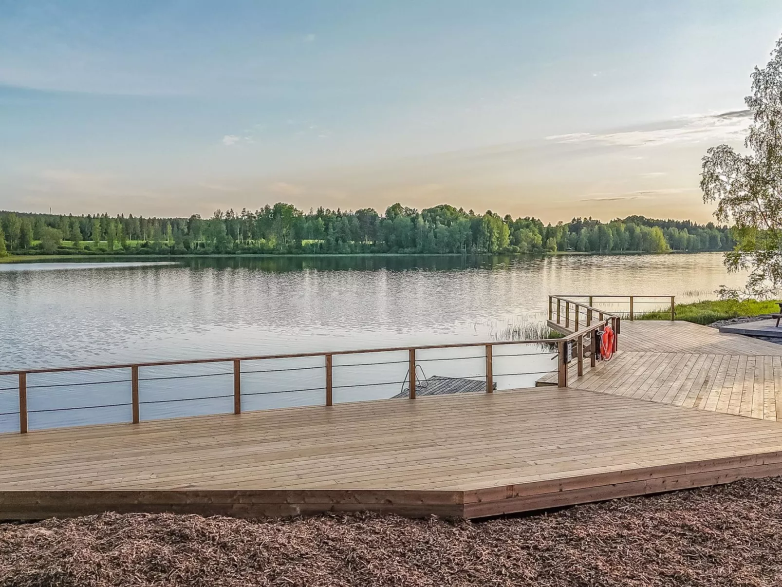 Aurinkopaikka-Inside