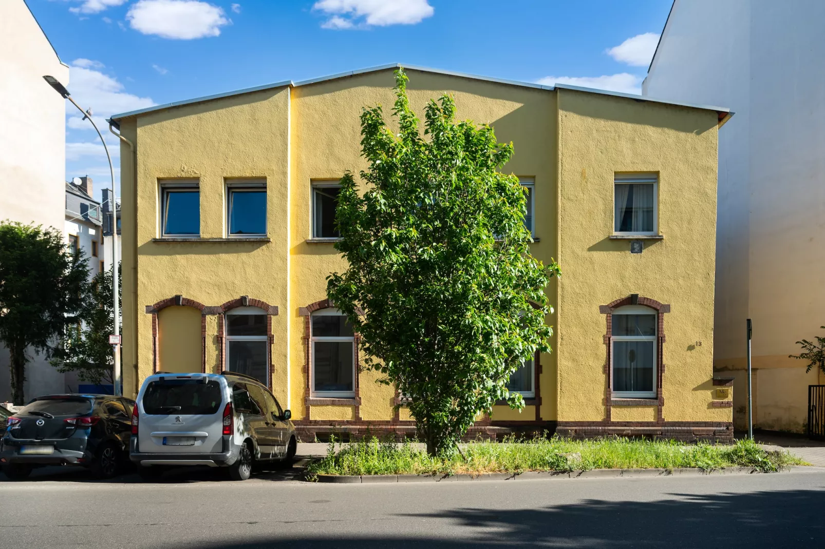 Deluxe Suite-Exterior in summer