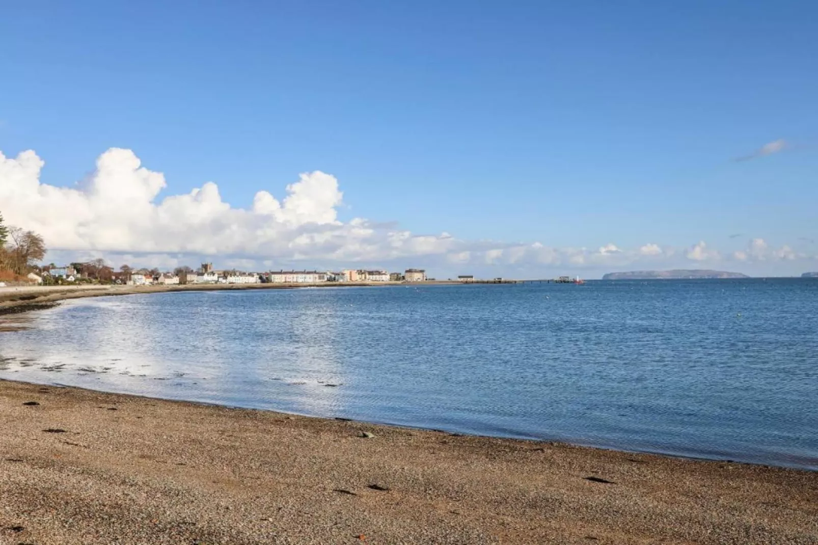 Waters Edge at Gadlys House-Areas within 1km in summer