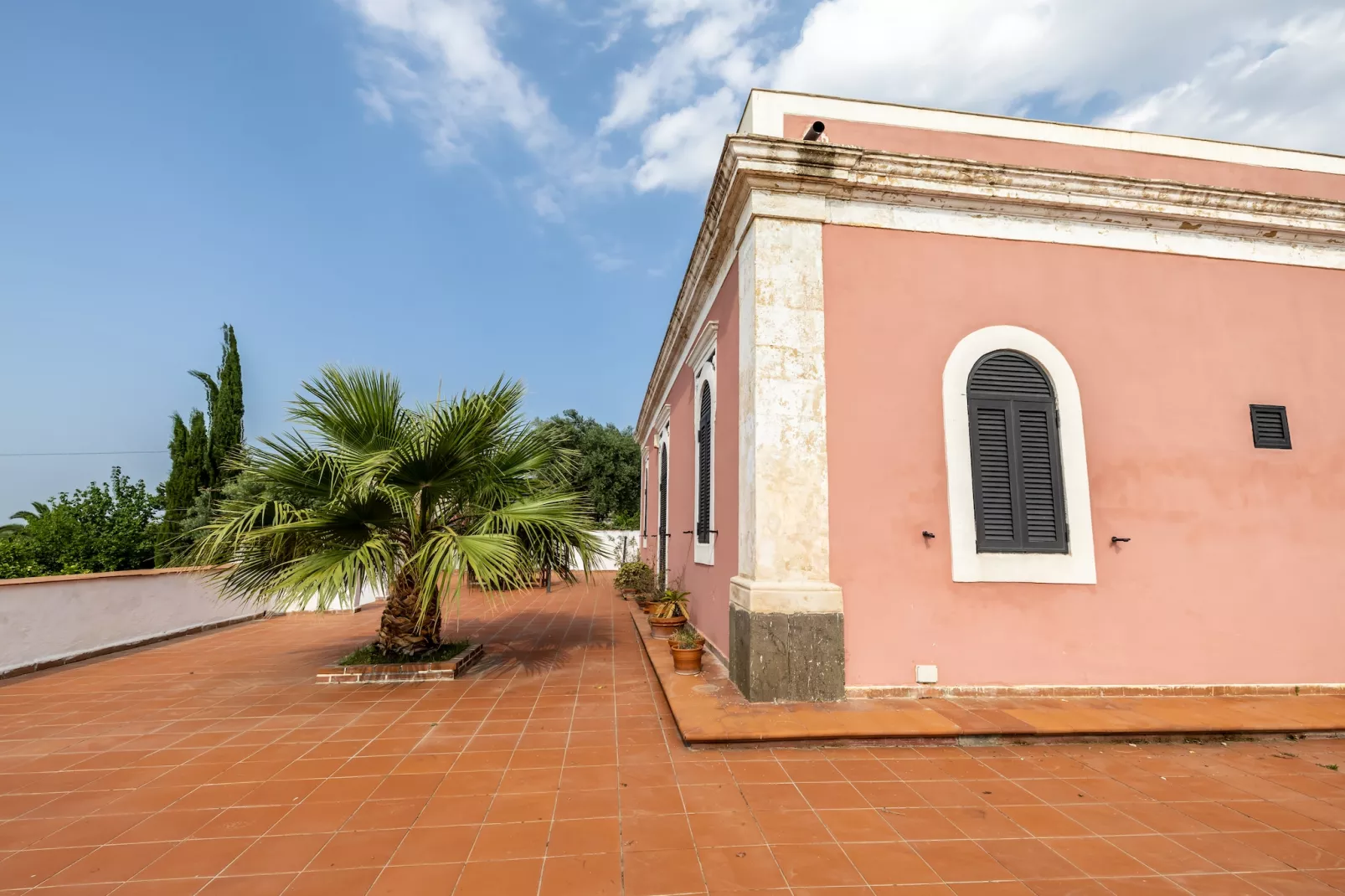 Cirico-Exterior in summer