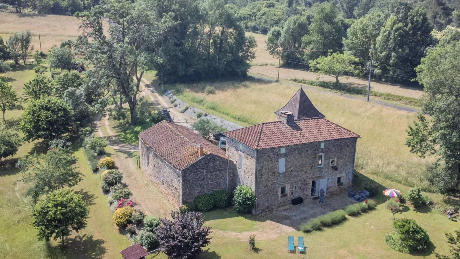 Maison des Yourtes-Exterior in summer
