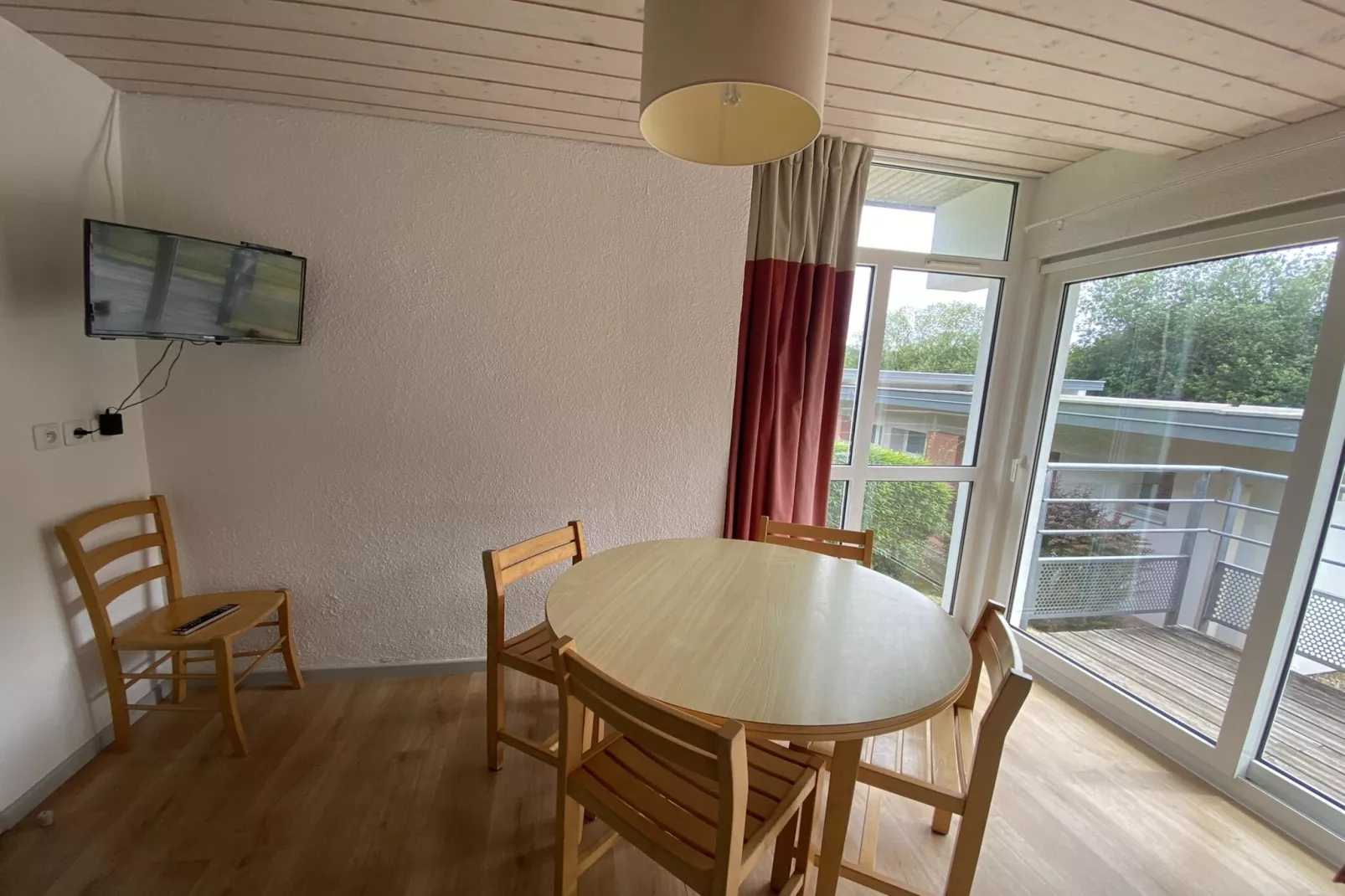 Gîte 3 Pièces 4 Personnes 1 bébé / SAALES PEA 25-Esszimmer