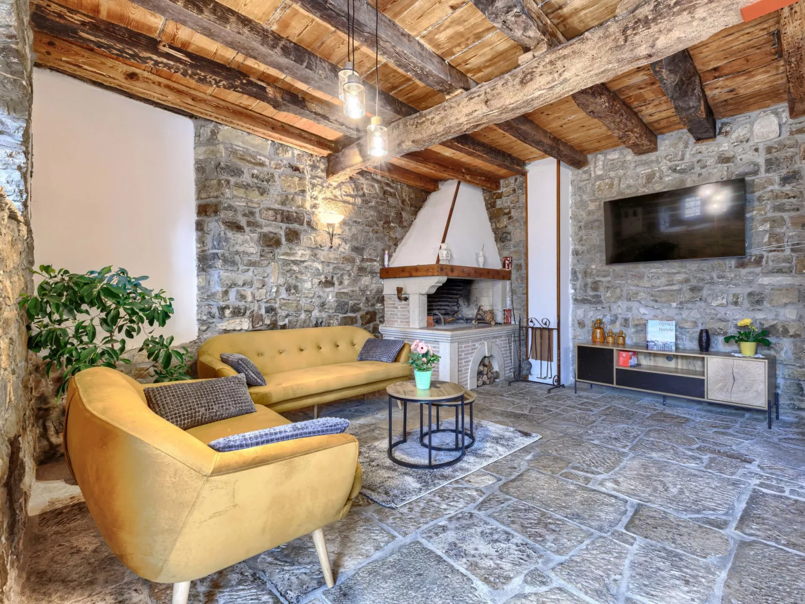 Villa Letizia-Dedans