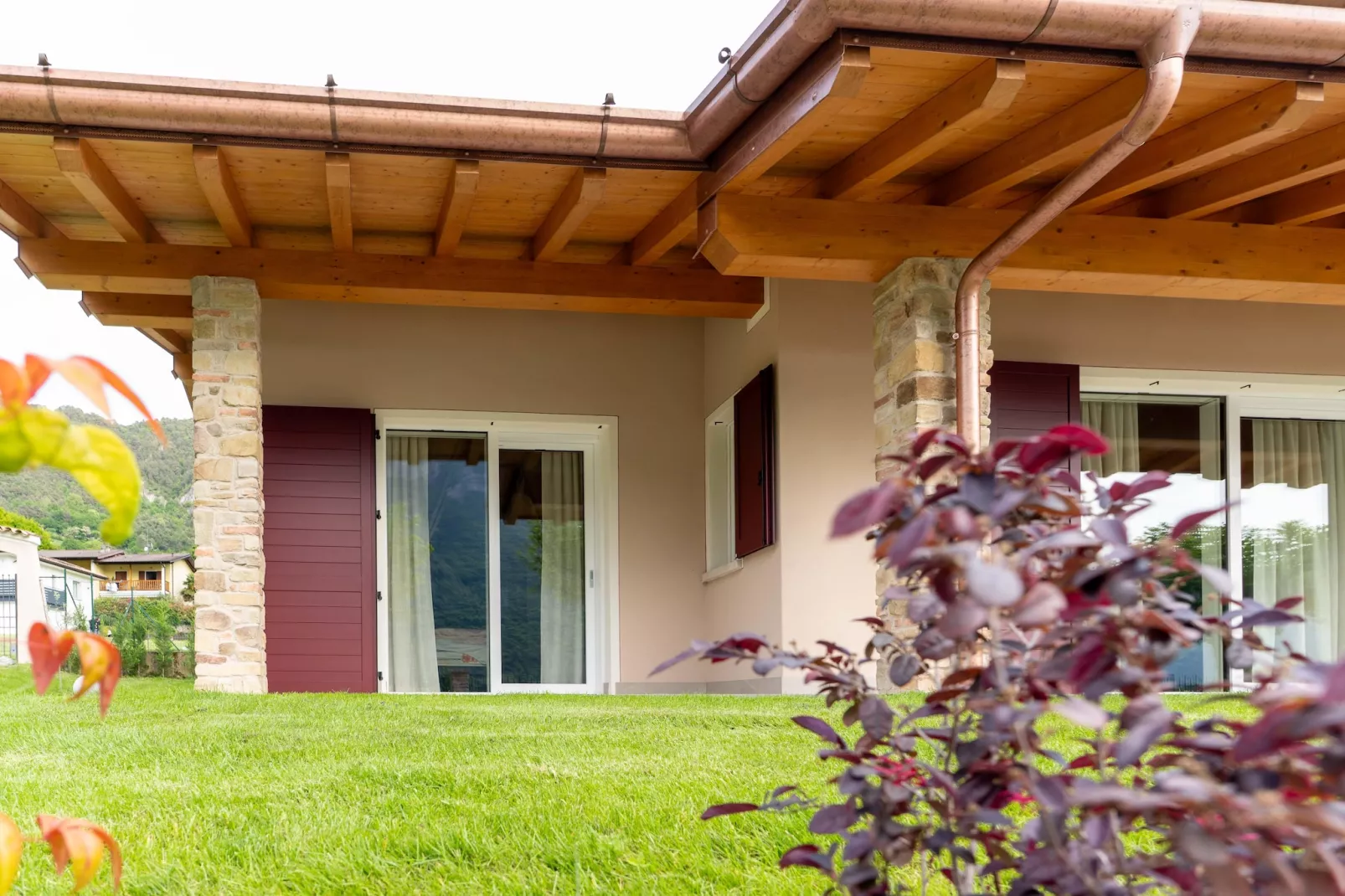 Villa Luciano-Exterior in summer