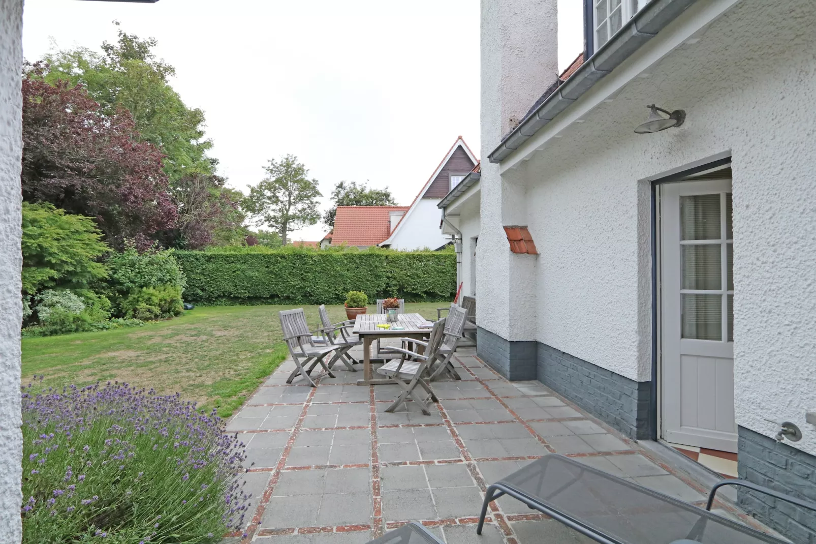VILLA BRISANTS-Garten Sommer