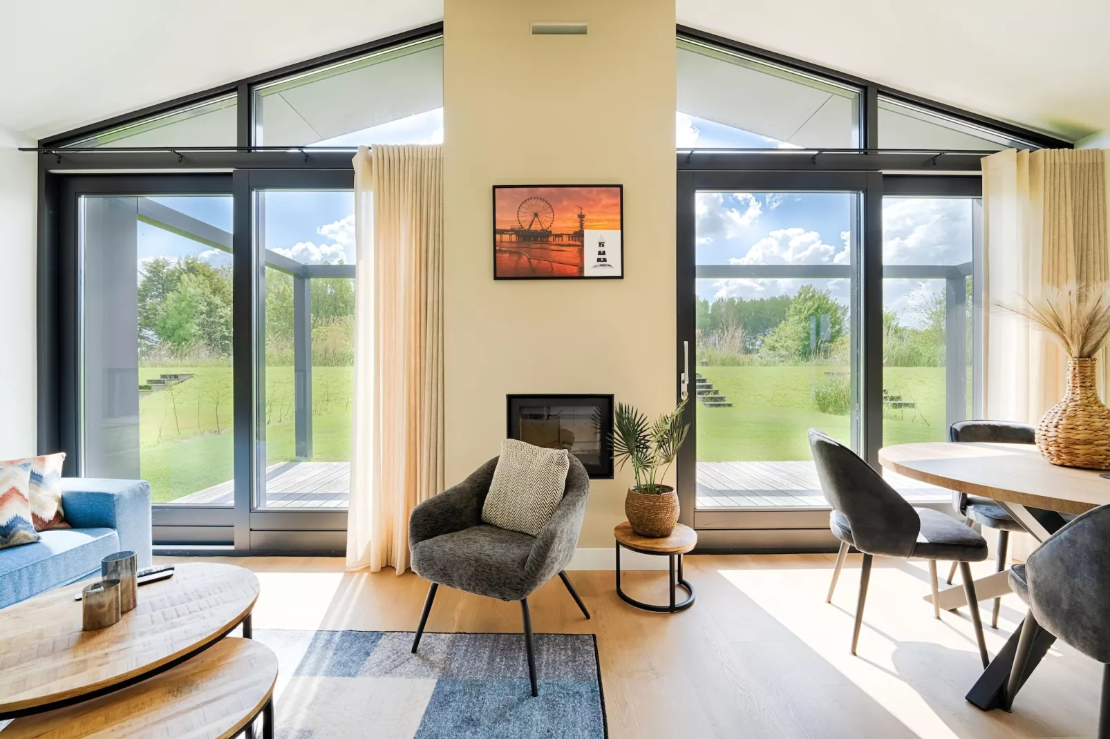 Strand-Living room